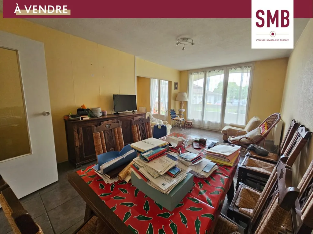 Salle à manger - Appartement Traversant avec Balcon à Proximité des Commerces