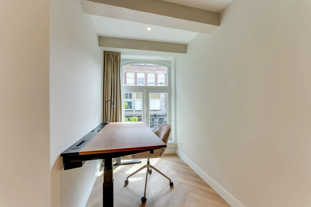 5-toaline korter asukohas Amsterdam