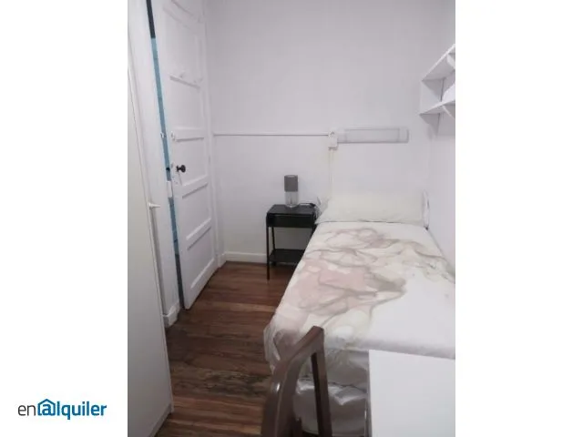 Magamistoad - Furnished Flat with Balcony in Gros