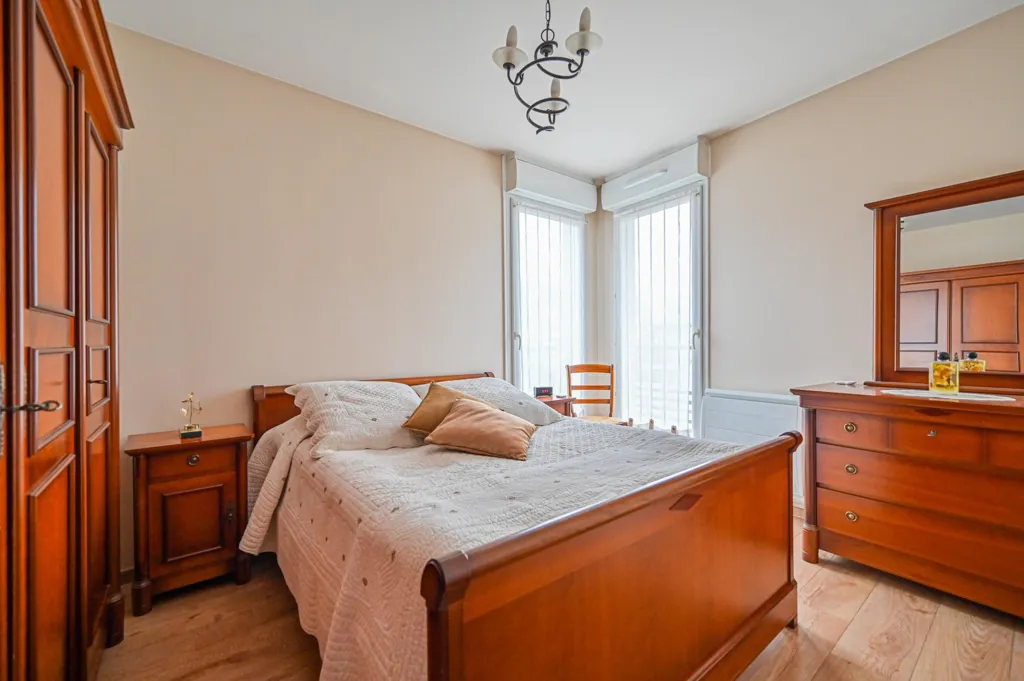 Schlafzimmer - Apartment with Balcony in Alfortville