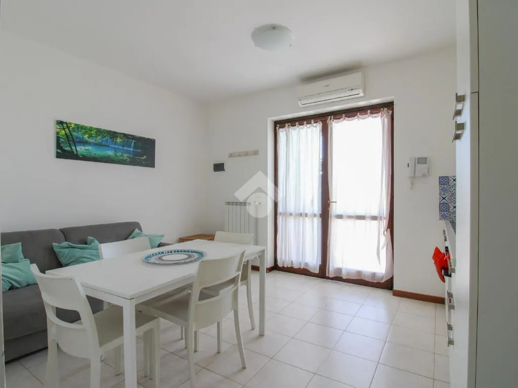 Salle à manger - Twin-Storey Apartment with Lake View in Vigole