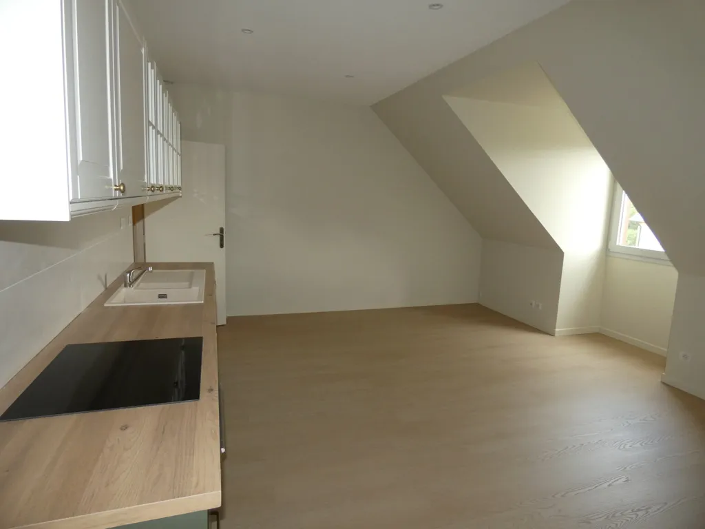 Rooms - Renovated 3-Bedroom Apartment in Beaune