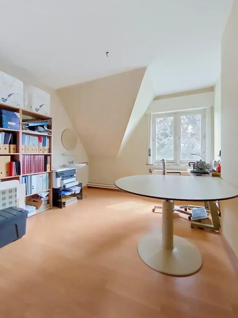 Kabinet - House with 60 m² Terrace in Herent