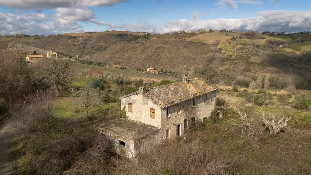Extérieur - Rustic Stone Cottage with Panoramic Garden in Rosora