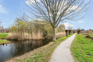 Autres - Waterfront 2-Under-1 Cap House with Garden in Pijnacker