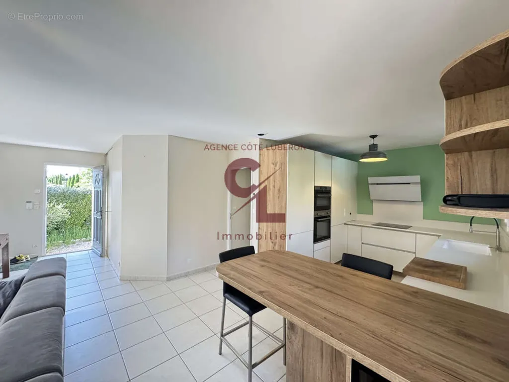 Cuisine - Maison de Plain Pied avec Piscine à Maubec