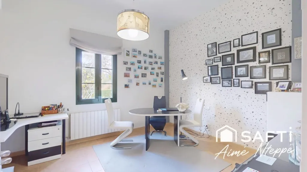 Bureau - Luxury Villa with Pool in Golf District, Girona
