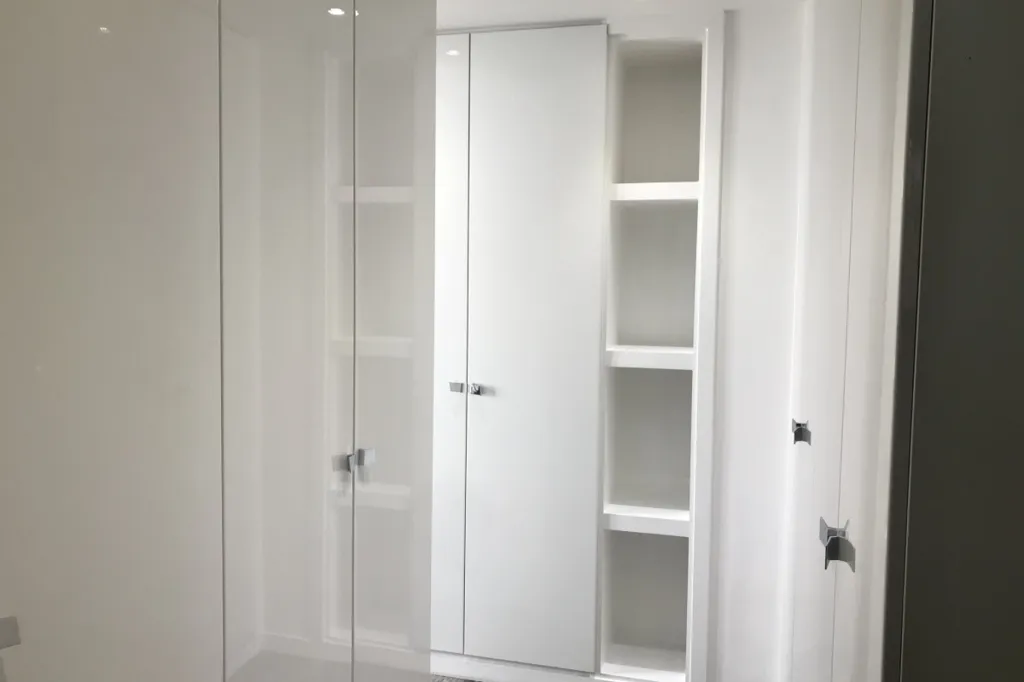 Pièces - Appartement 2 Pièces avec Balcons au 1er Arrondissement de Paris