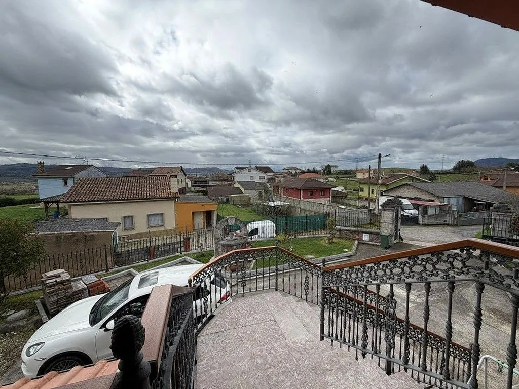 Rõdu - Chalet with Garage in Balbona, Asturias