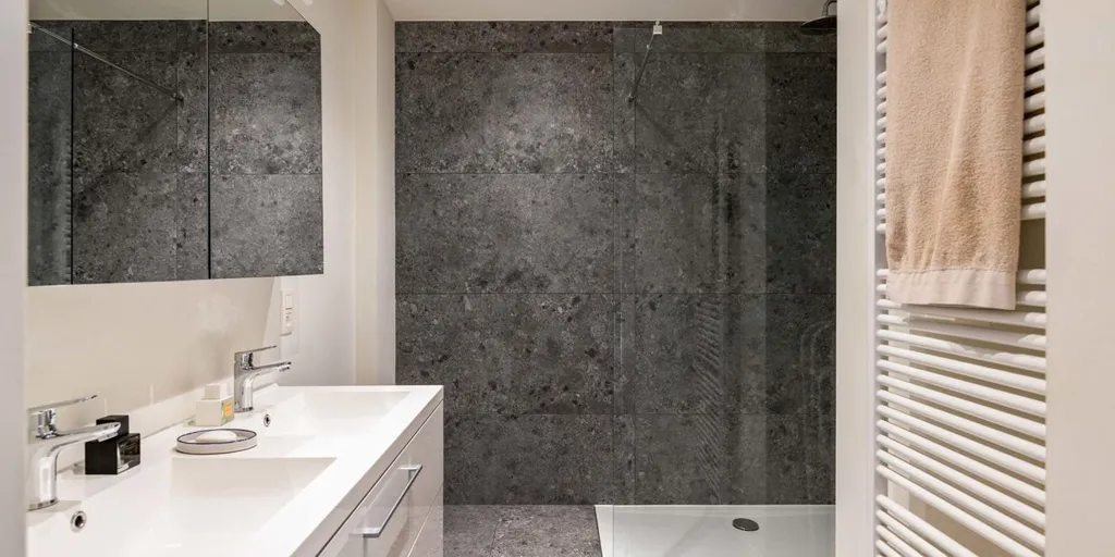 Salles de bain - Appartement rénové avec terrasse à Wilrijk