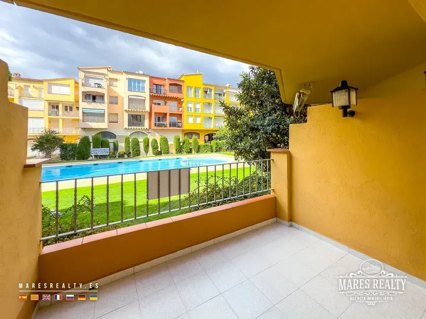 Terrasse - Seafront Apartment with Terrace in Empuriabrava