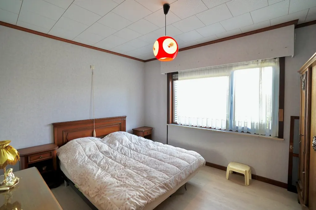 Magamistoad - Bungalow with Large Garage in Ertvelde
