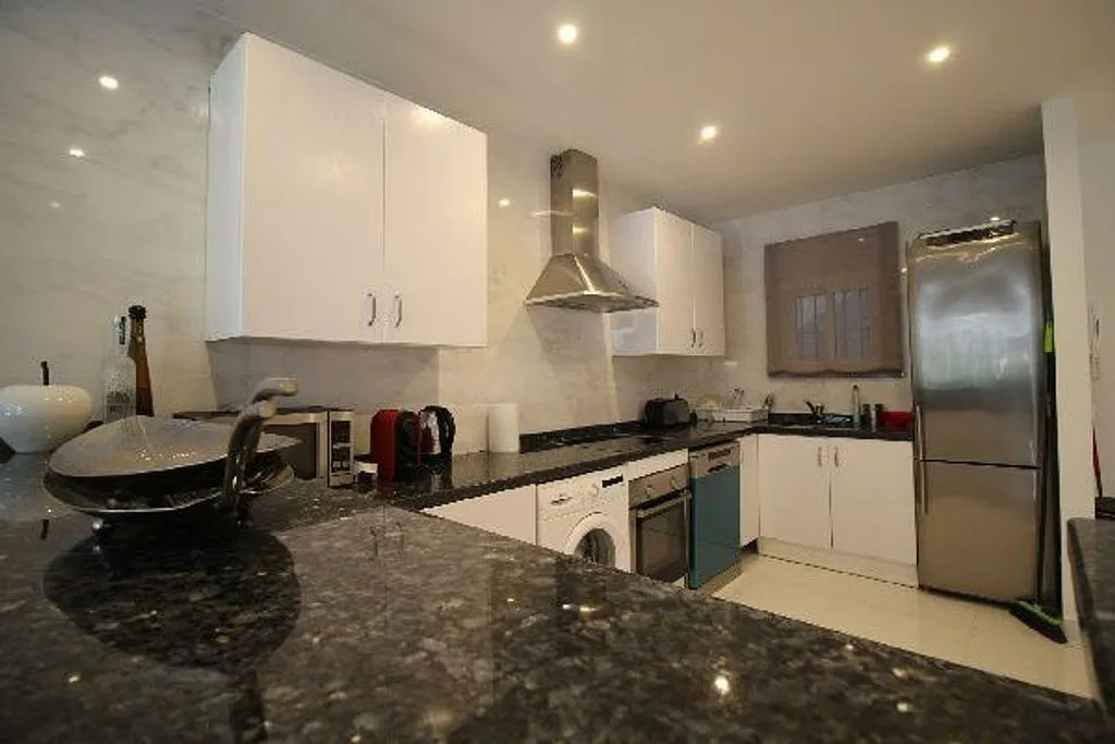 Kitchen - Luxury Apartment with Pool in Puerto Banús
