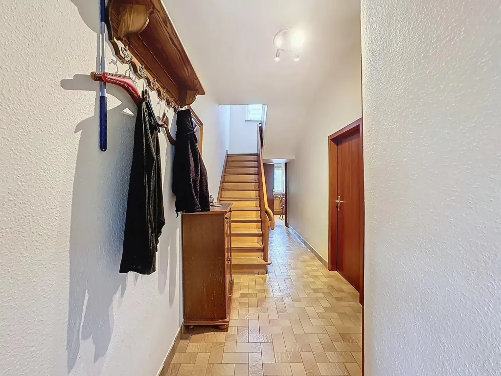 Entrée - Maison Jumelée avec Jardin à Wecker