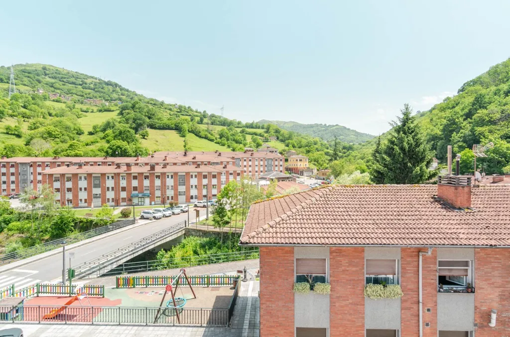 Balcon - Apartment with Central Location in La Ara, Asturias