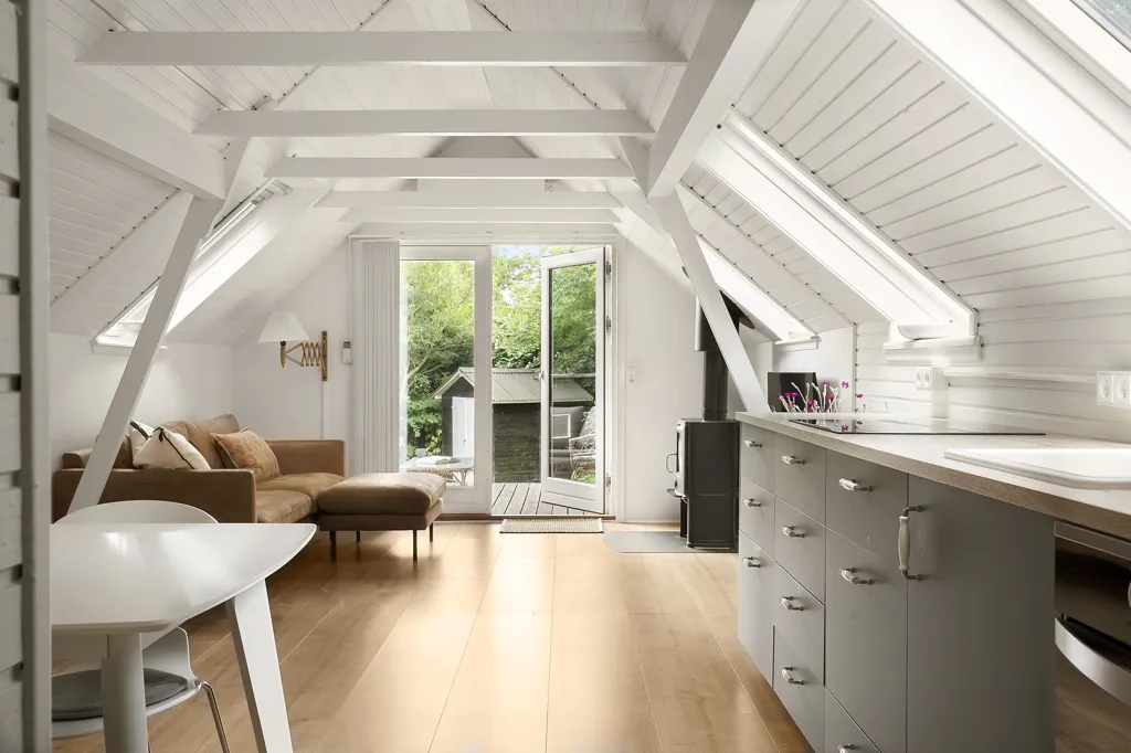 Toad - Vacation Home with Large Garden in Struer