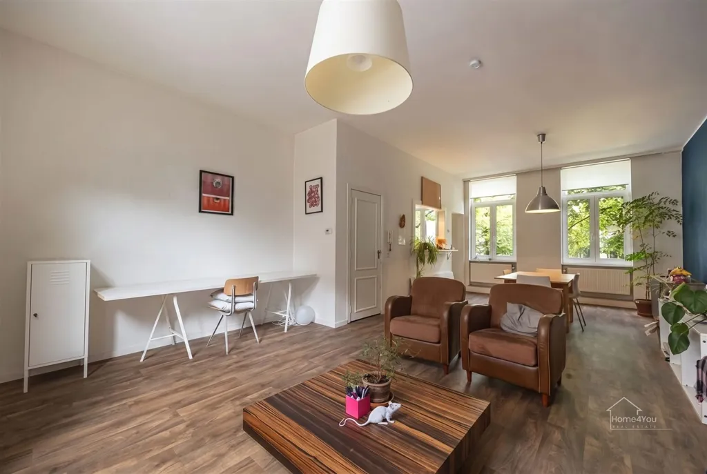 Soggiorno - Ready-to-Move 2-Bedroom Apartment in Central Antwerp