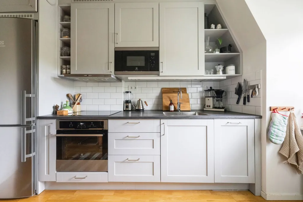 Cuisine - Charming Two-Bedroom Apartment with Fireplace in Enskede