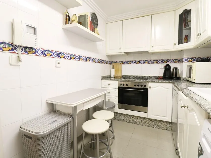 Cuisine - Elegant Apartment with Balcony in Elche Centre