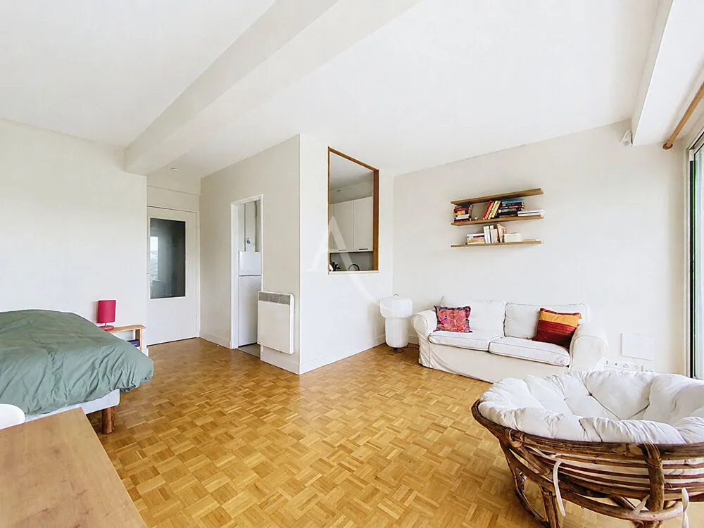 Chambres - Studio Meublé avec Balcon à Saint-Germain-en-Laye