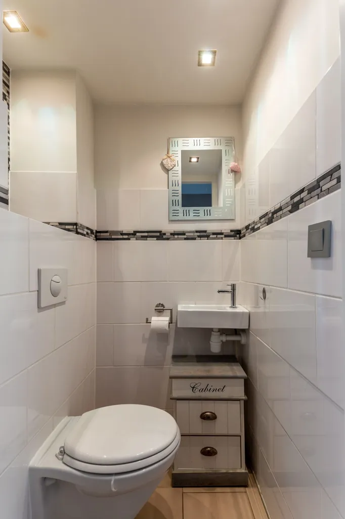 Salles de bain - Modern Corner House with Solar Panels in Atolwijk