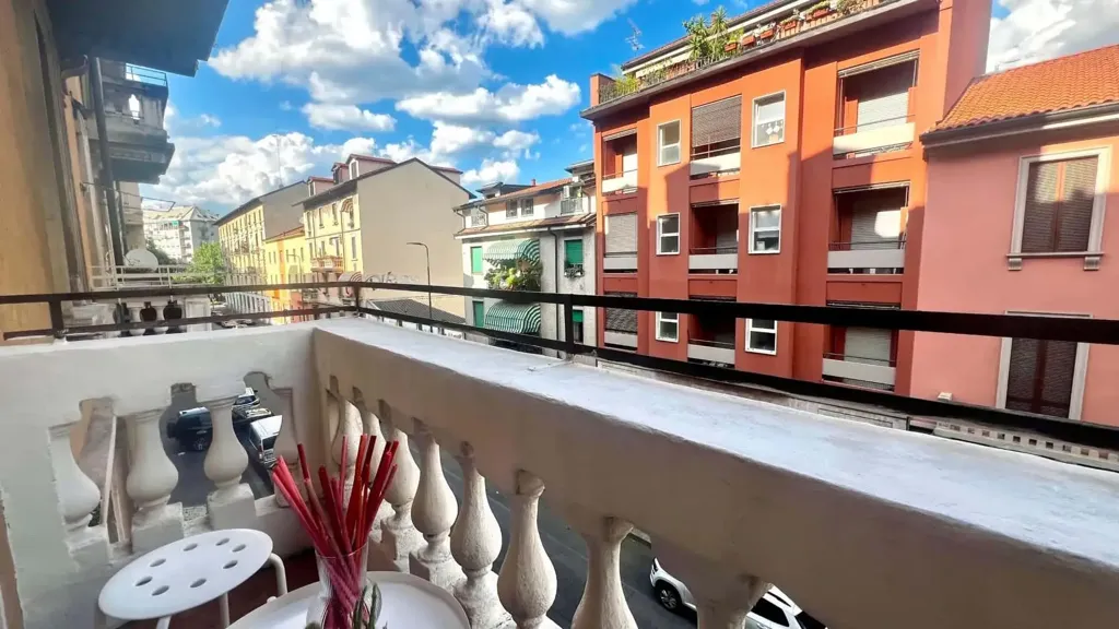 Rõdu - Studio Apartment with Balcony in Milan