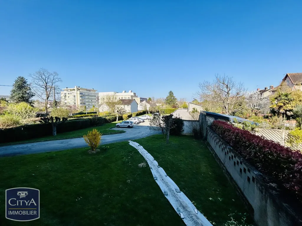 Aed - Colocation Flat with Balconies in Châteauroux