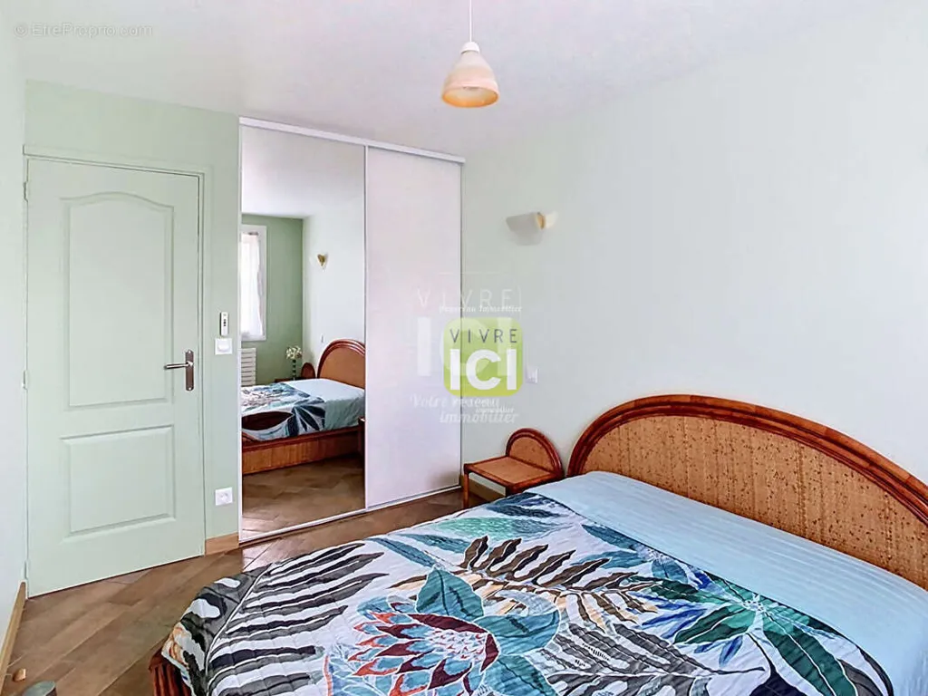 Magamistoad - 7-Piece House with Pool in Cholet