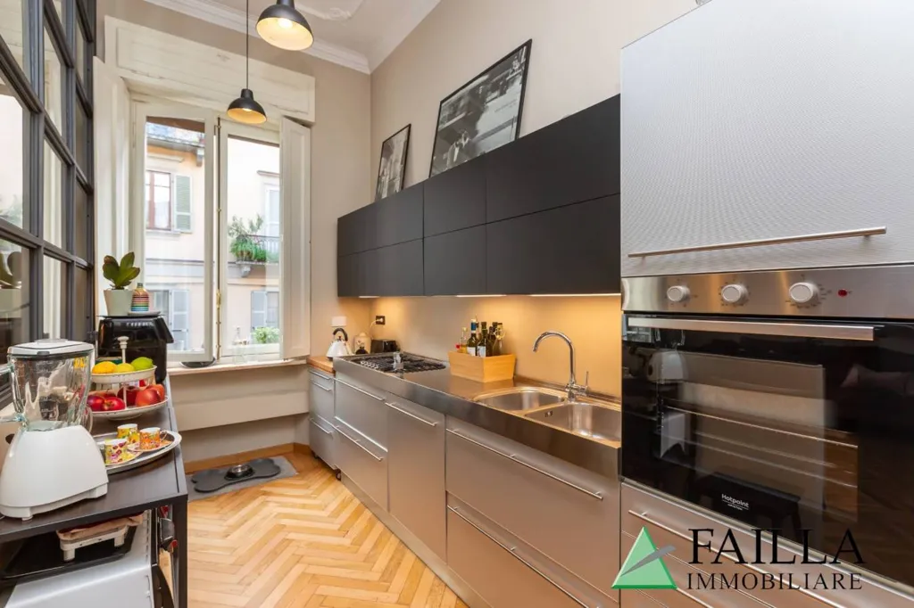 Köök - Restored Apartment with Balcony in Turin