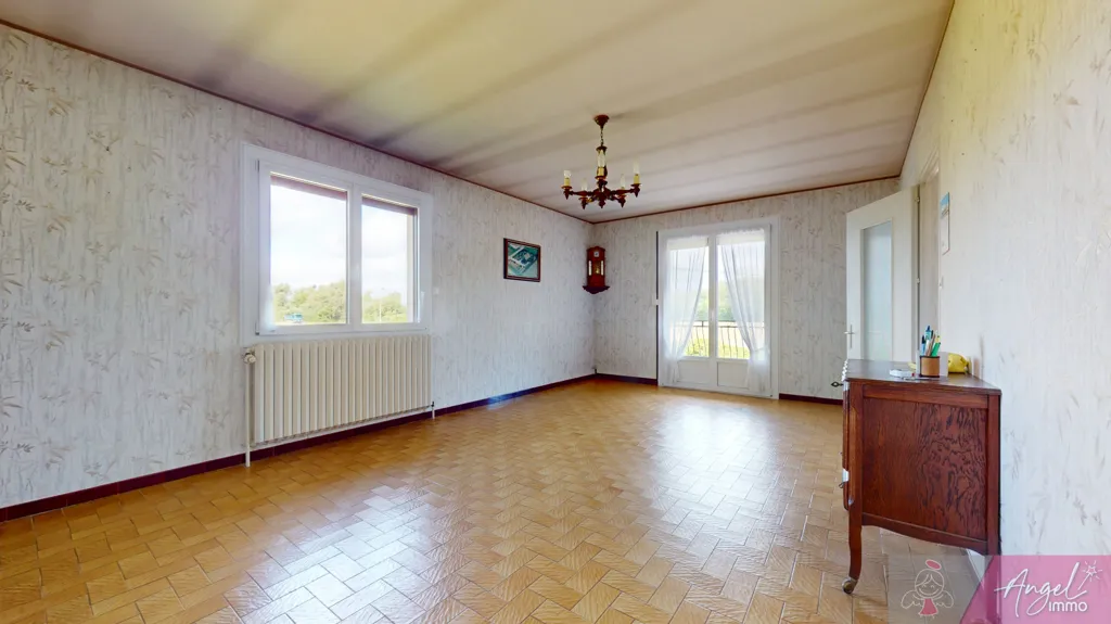Séjour - Maison avec sous-sol et combles aménageables à Villers-Robert