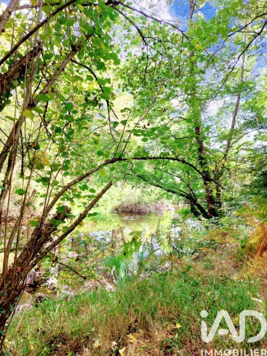Giardino - Loisirs Terrain with River View in Queaux