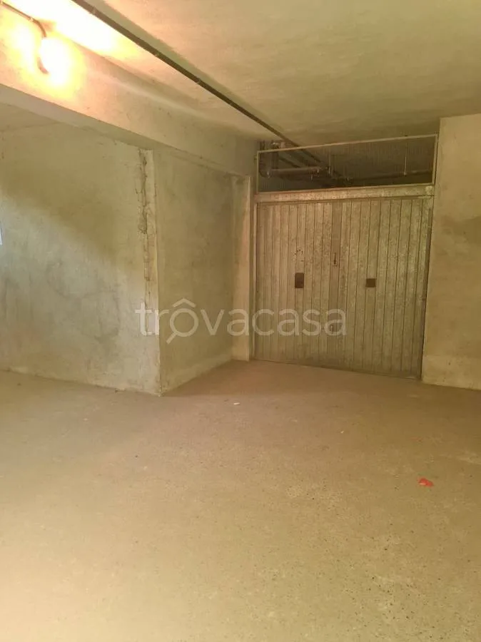 Garage - Apartment with Private Garden in Scalenghe