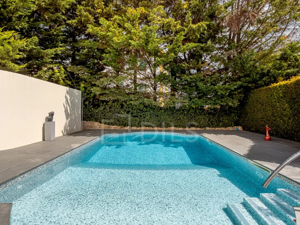 Piscine - Isolated T5 House with Pool in Monte Estoril