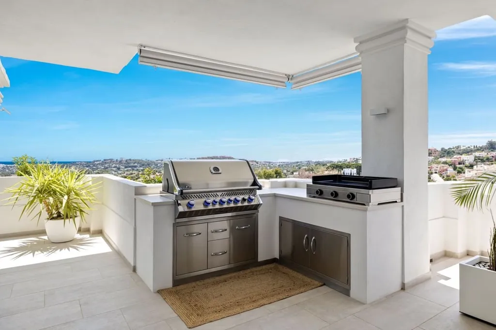 Terrazza - Luxury Apartment with Sea View in Marbella