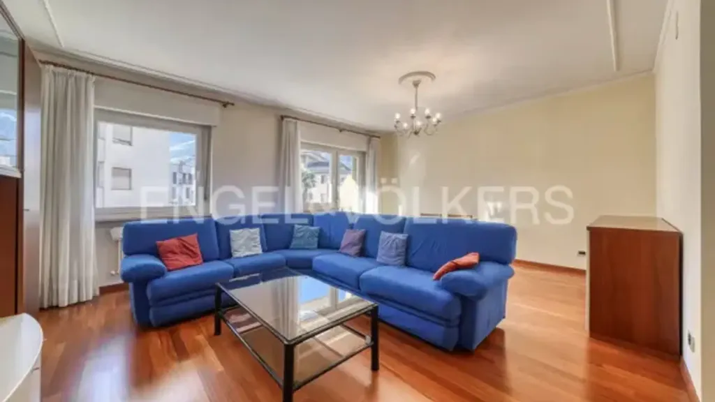 Séjour - Modernised Apartment with Balcony in Merano
