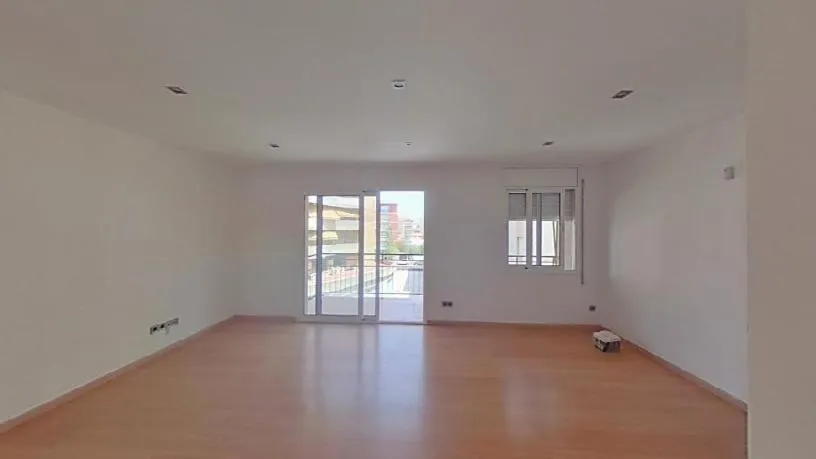 Pièces - Apartment with Central Location in Martorell