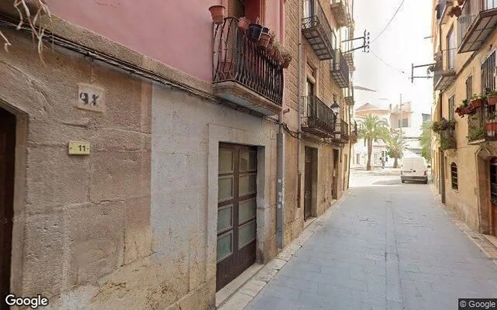 Välivaade - Occupied Flat with Street View in Tortosa Centre