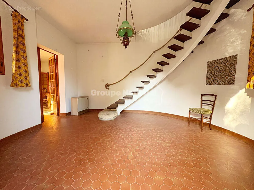 Pièces - Maison de caractère avec grand jardin à Pélissanne