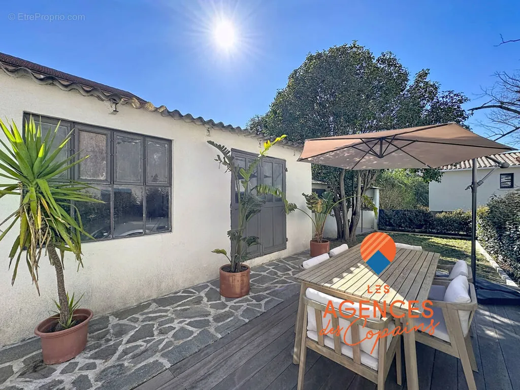 Terrass - High-End Villa with Terrace in La Serinette