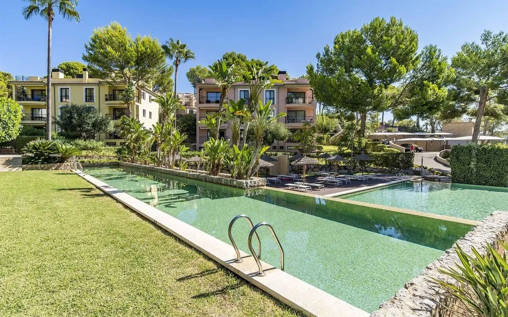 Pool - Luxury Ground Floor Flat with Garden in Camp de Mar
