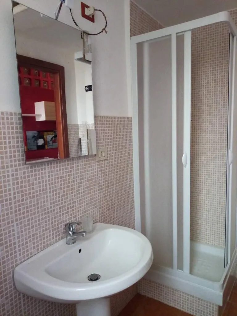 Vannitoad - 3-Bedroom Apartment with Balcony in Palermo