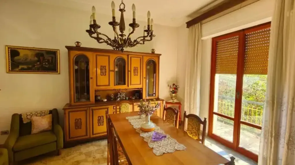 Söögituba - Villa with Fienile in Figline e Incisa Valdarno
