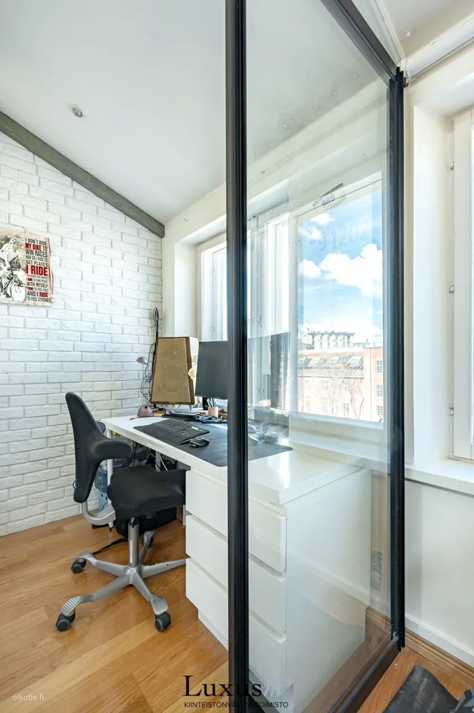 Kabinet - Architectural Apartment with Sea View in Hietalahti