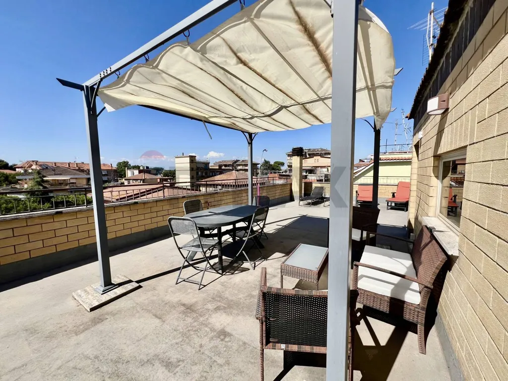 Terrass - Penthouse with Panoramic Terrace in Casalotti