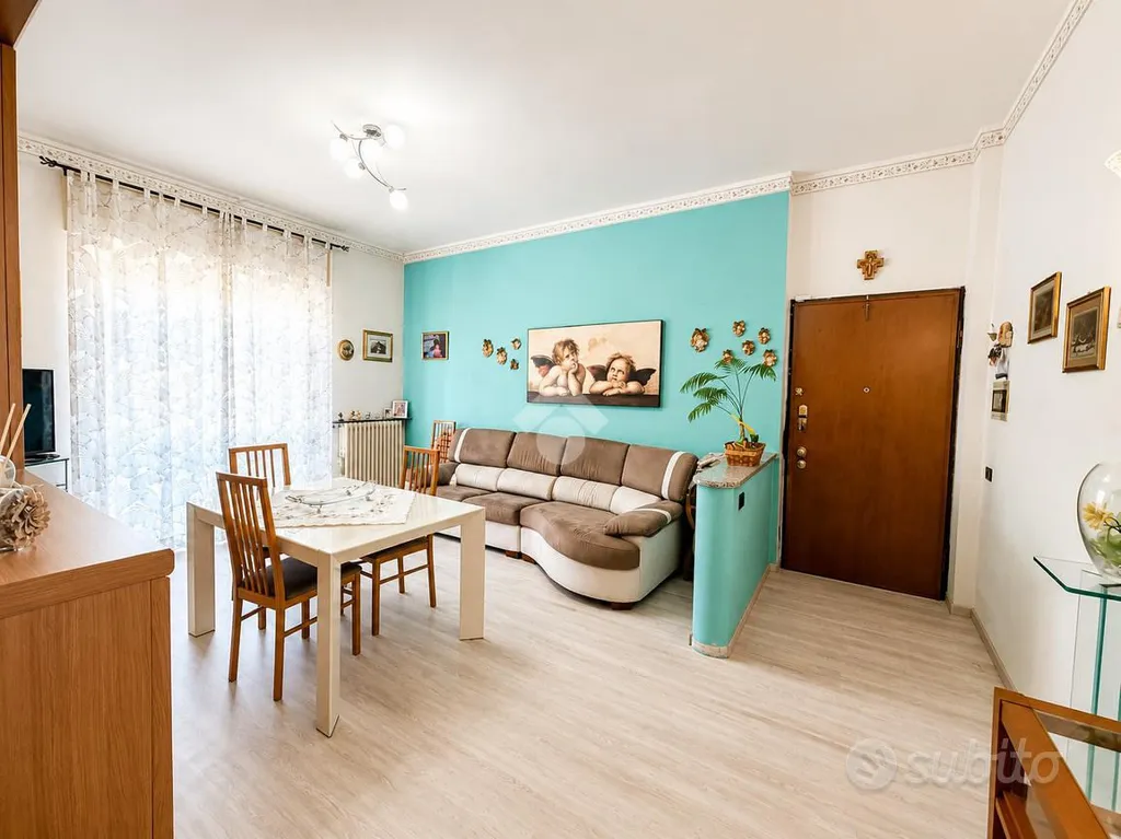 Söögituba - Trilocale with Private Box in Cantù