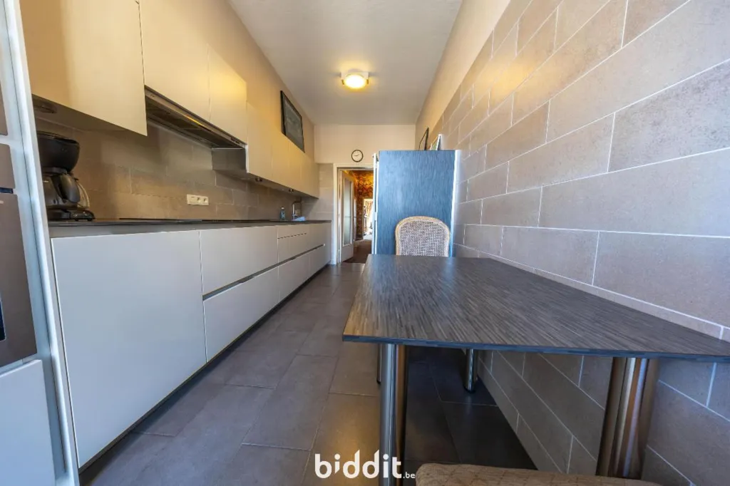 Köök - Characterful Apartment with View on Bd. Piercot