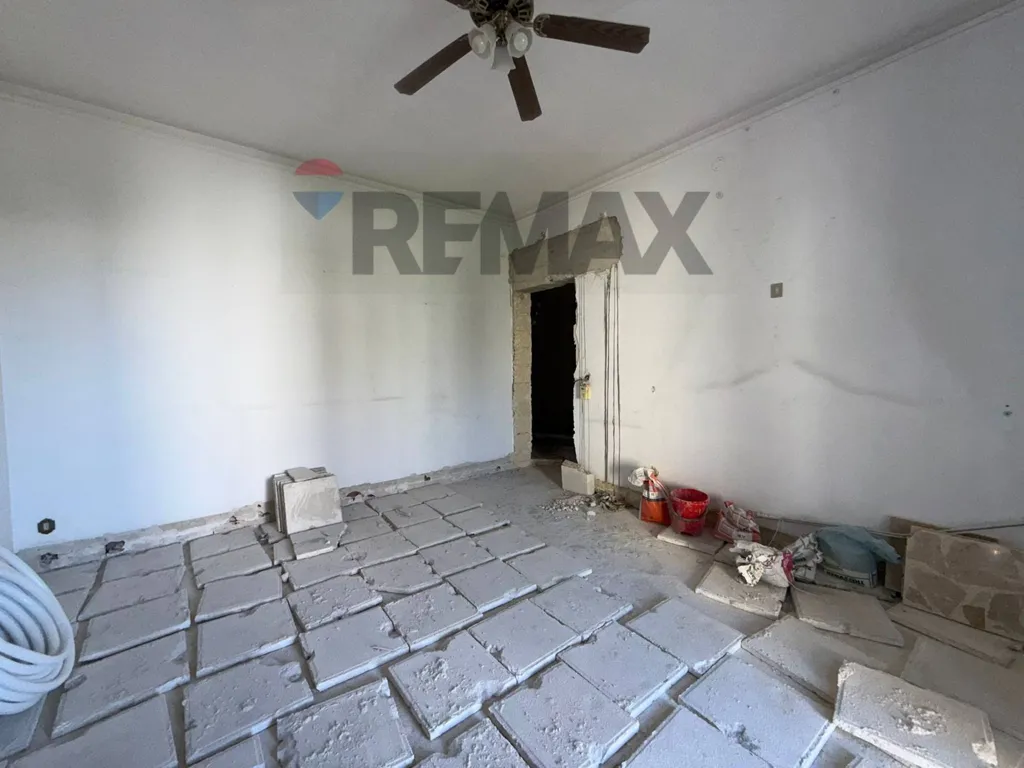 Stanze - Three-Bedroom Apartment with Balcony in Modugno