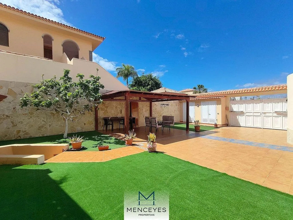 Aed - Villa with Pool and Terrace in Callao Salvaje