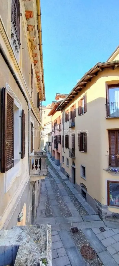 Balcon - Two-Unit Apartment with Balcony in Susa