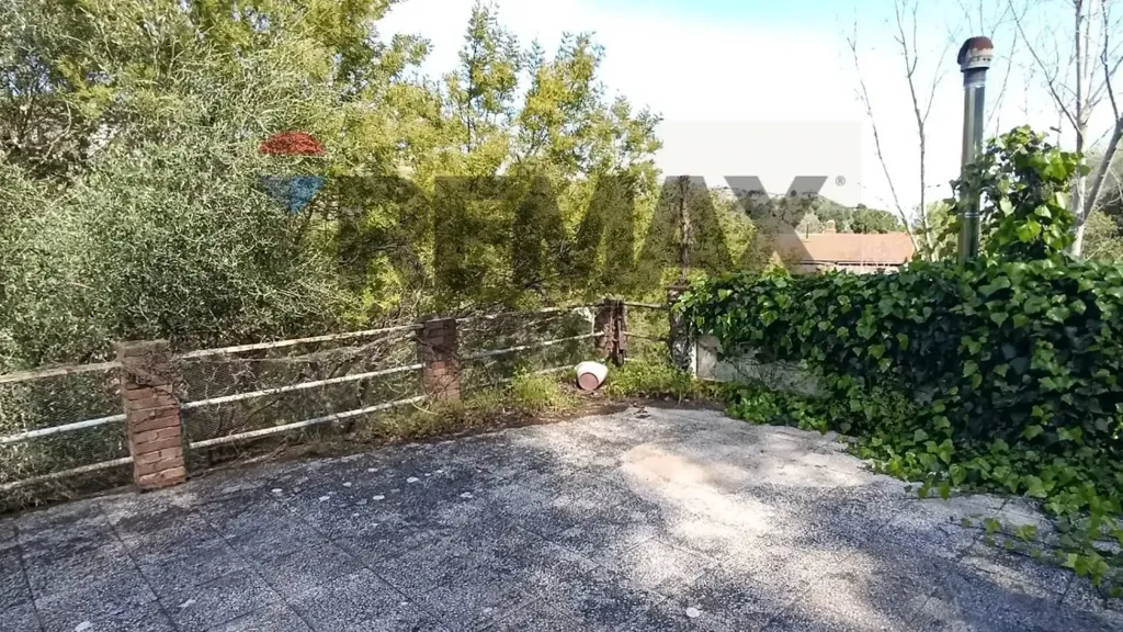 Jardin - Villa to Renovate with Garden in Augusta